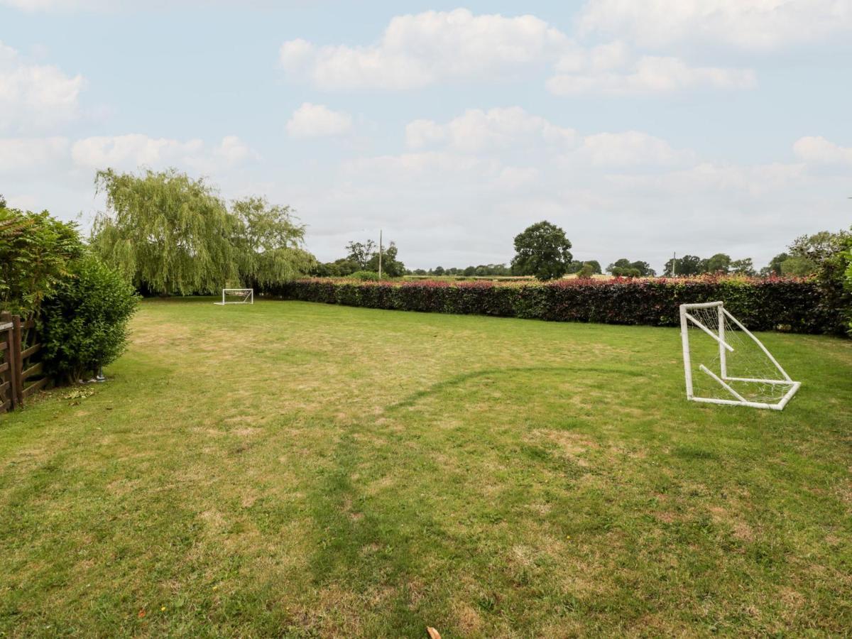 Tippets View Villa Pembridge ภายนอก รูปภาพ